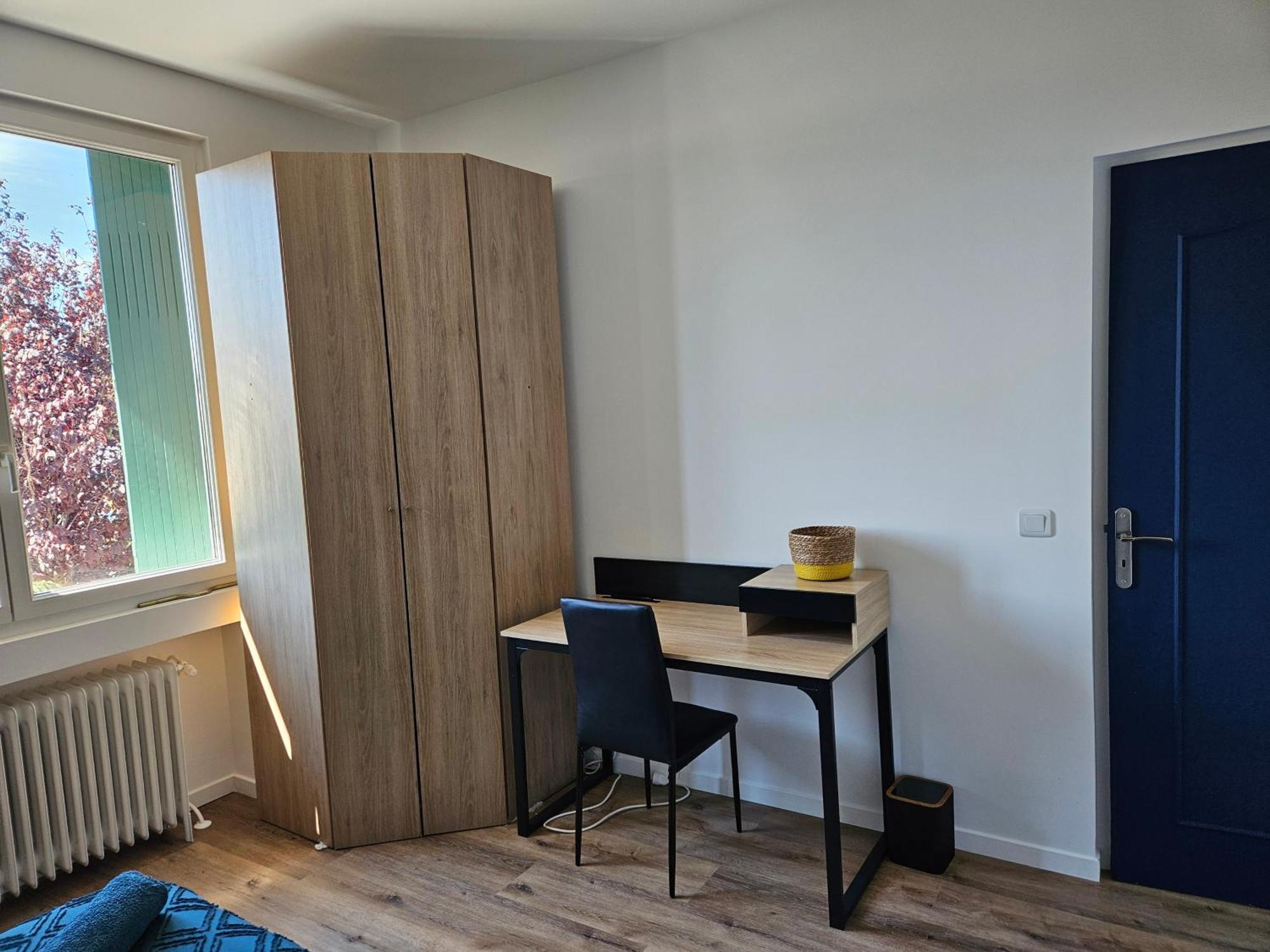 Maison Spacieuse Privatisee Ou A La Chambre - Places De Parking Saint-Michel  Buitenkant foto