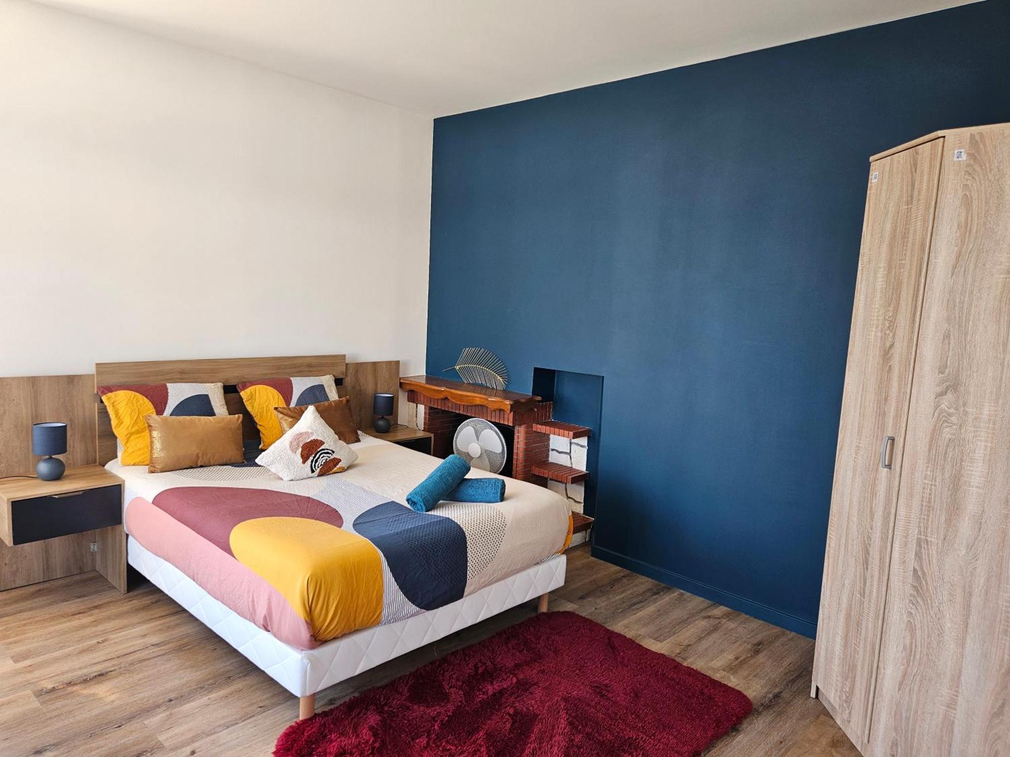 Maison Spacieuse Privatisee Ou A La Chambre - Places De Parking Saint-Michel  Buitenkant foto